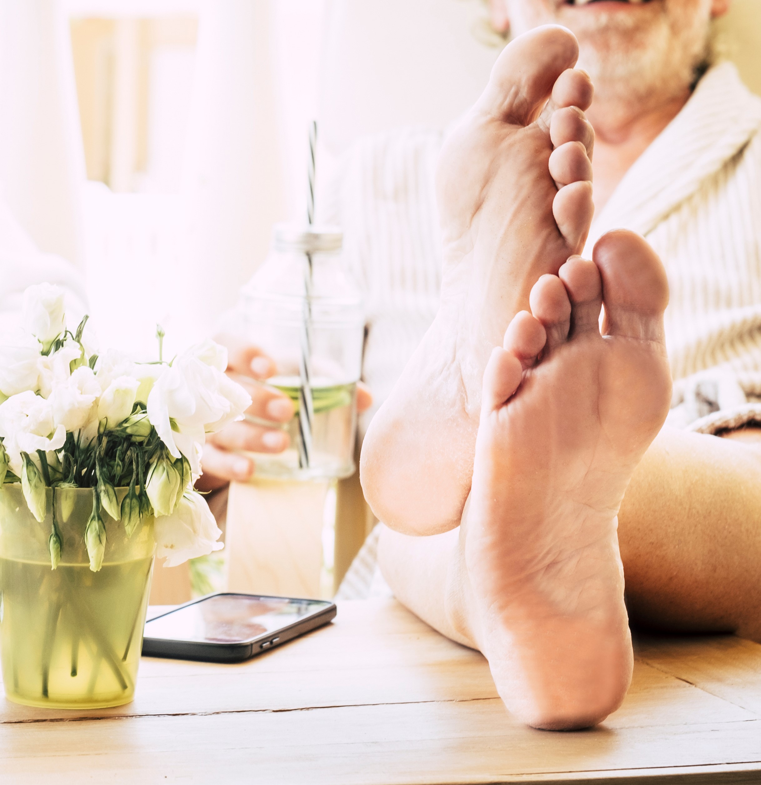 Swollen feet know the causes then treat it